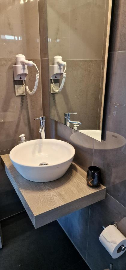 By Captains Studio Apartment เอียราเปตรา ภายนอก รูปภาพ
