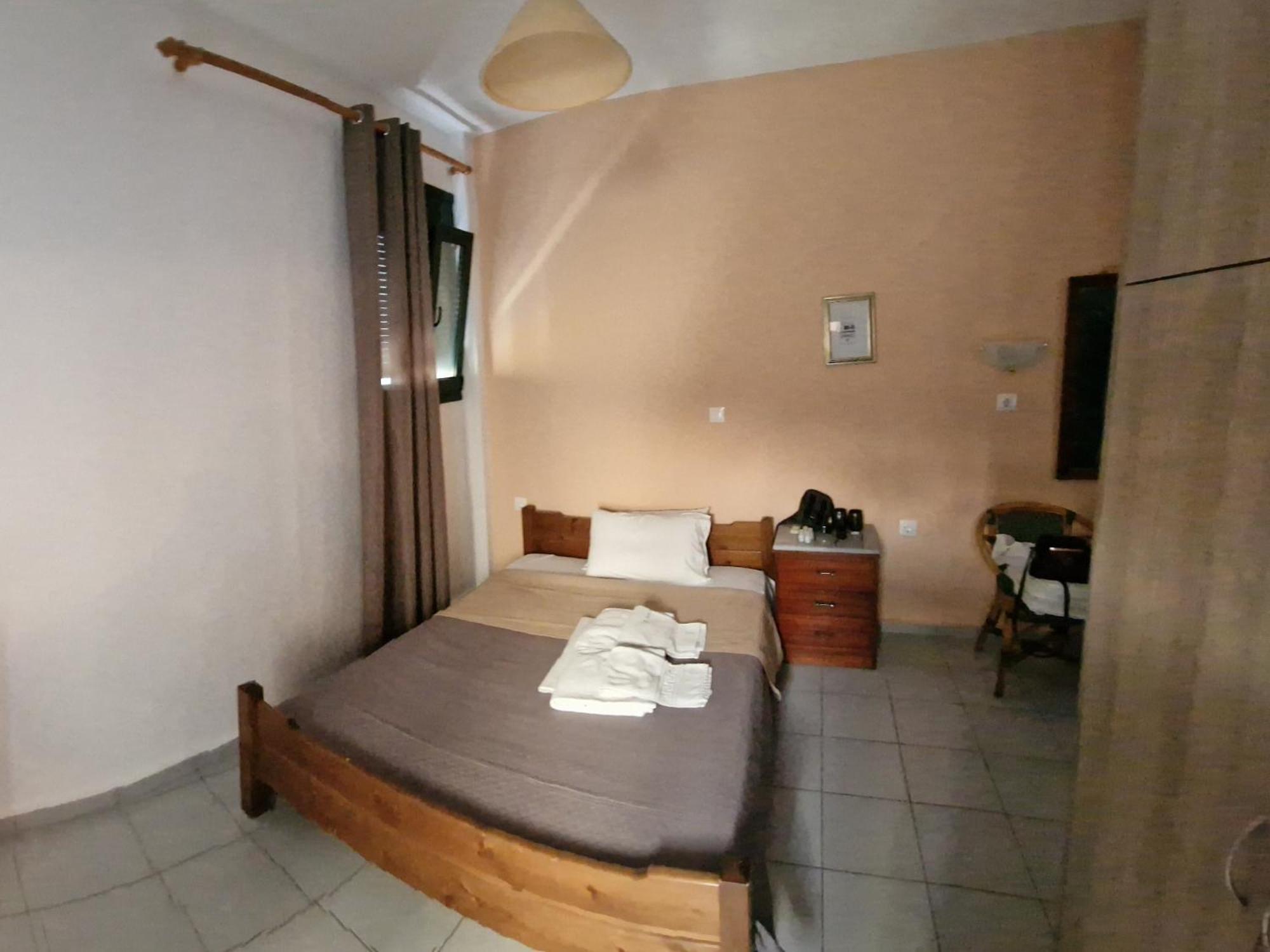 By Captains Studio Apartment เอียราเปตรา ห้อง รูปภาพ