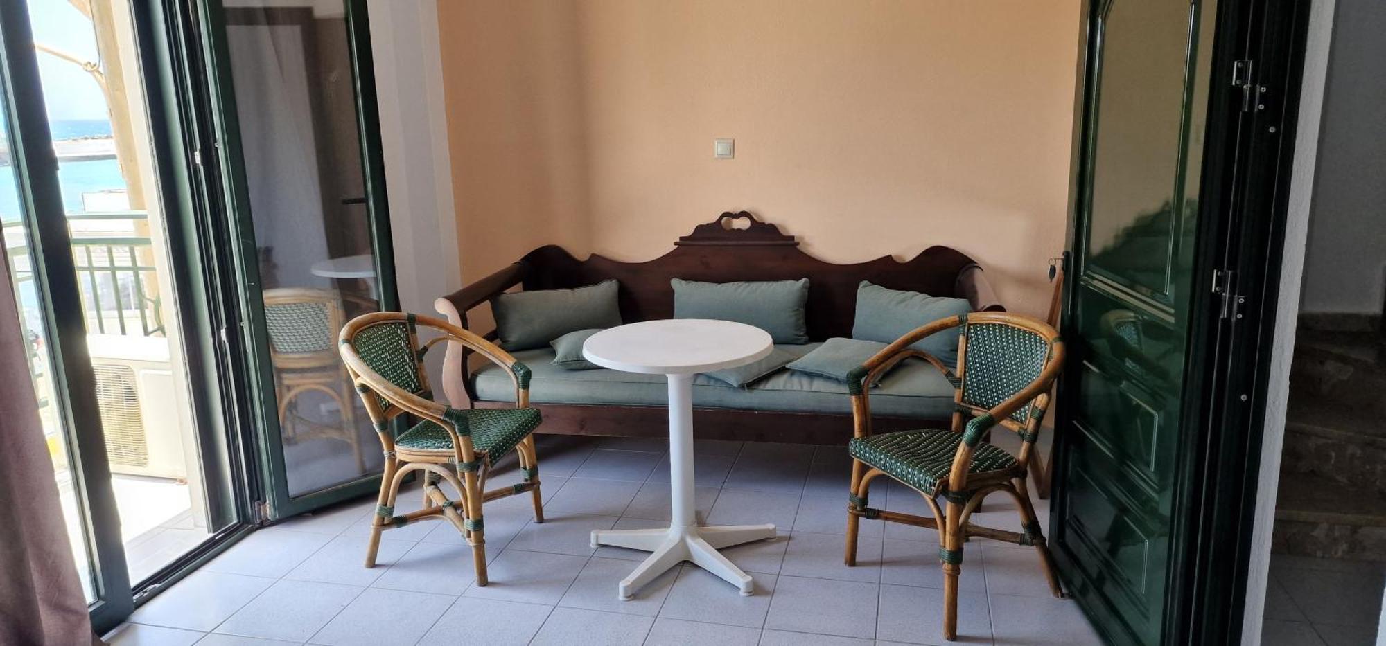 By Captains Studio Apartment เอียราเปตรา ห้อง รูปภาพ