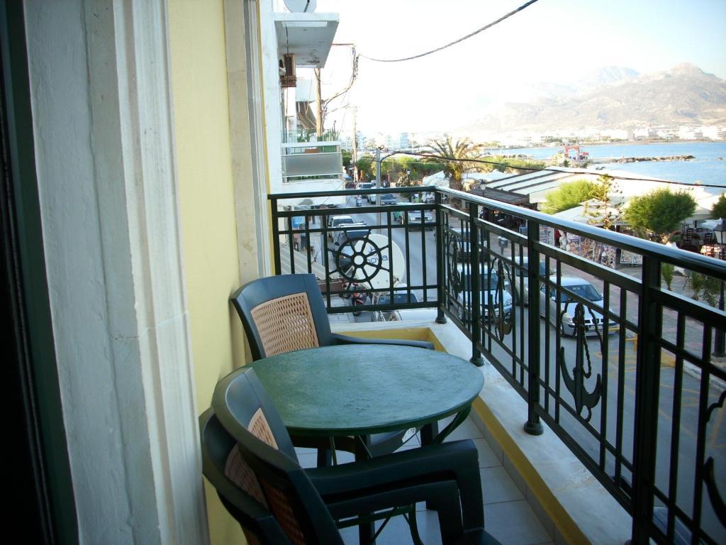 By Captains Studio Apartment เอียราเปตรา ห้อง รูปภาพ